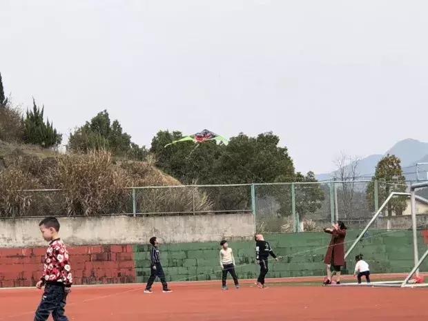 我在十八线小村当大V：一年网购金额超全国99.9%的人