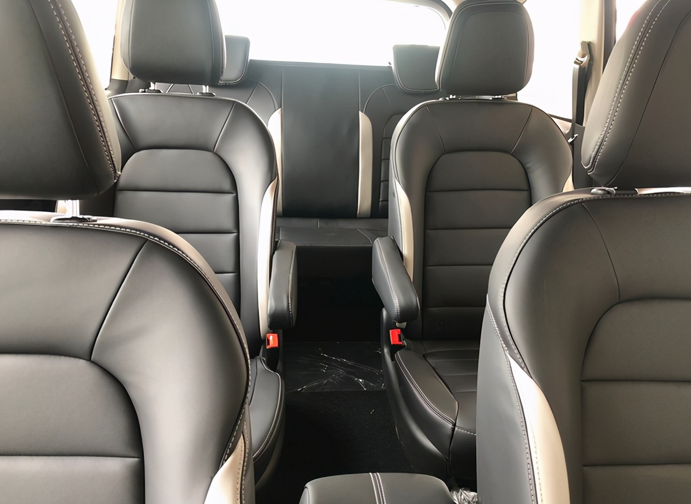 7万多的五菱宏光,七座的最新款高配宏光