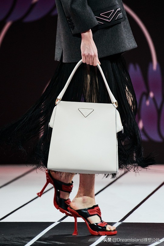 prada2023早春新款包,新款prada时装包晚宴包