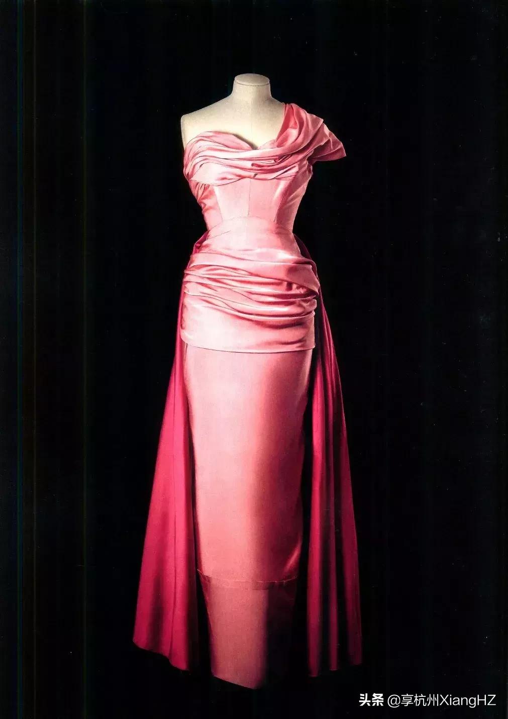 迪奥1997旗袍秋冬大秀 (迪奥1953时装展图片)