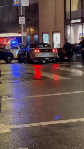 最近去美国小心!过境被罚$5700,80人武装抢商场,铁锤帮暴砸珠宝店