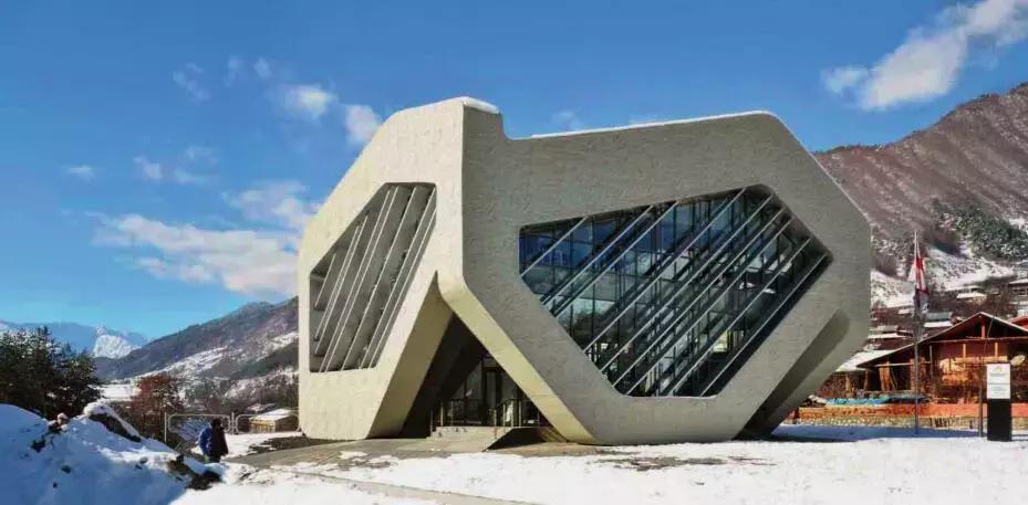 鏍奸瞾鍚変簹绗瘮鍒╂柉寤虹瓚,鏍奸瞾鍚変簹鐜颁唬寤虹瓚