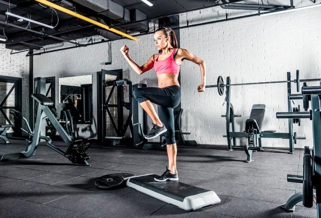 健身后特别饿是吃的不够吗,增肌期健身后吃饭过一会又饿了