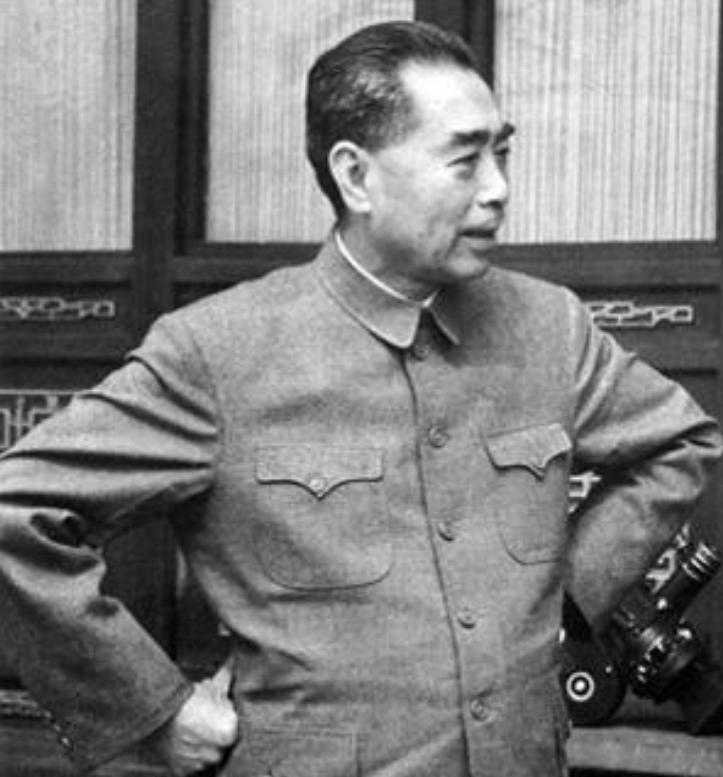 国宝九龙杯丢失惊动周恩来，他巧作安排，让外宾主动从包里拿出