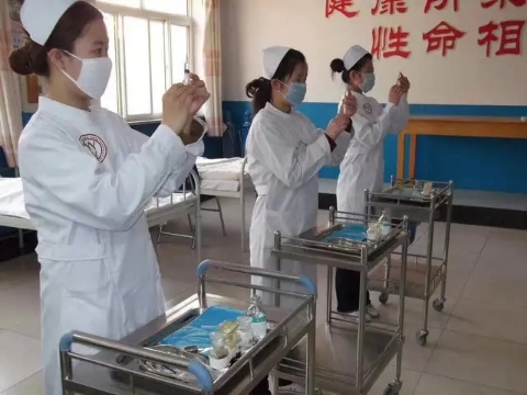 青岛卫校护考通过率,青岛胶州卫校今年录取分数线