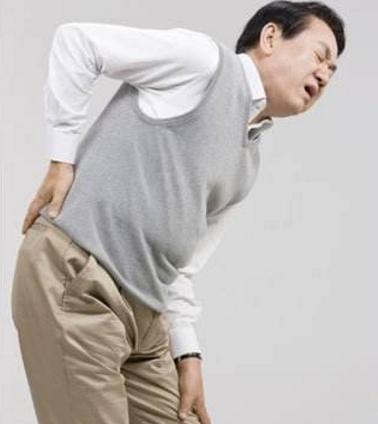 腰痛无法直腰怎么治疗,你还在被疾病困扰吗