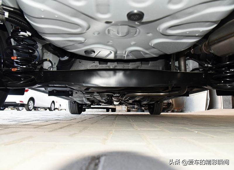 2015款丰田yarisl致炫,2022款丰田yarisl致炫报价及图片