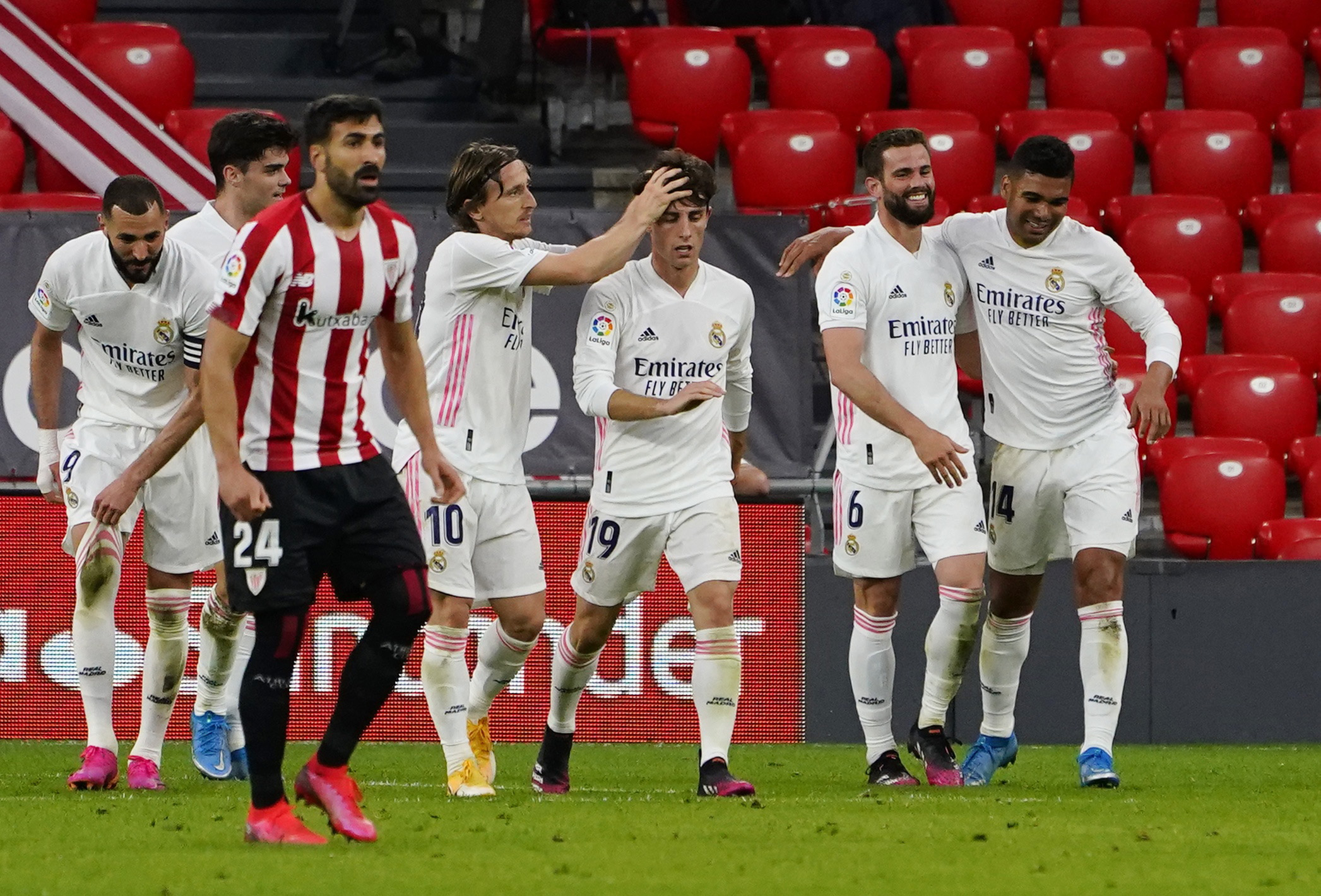 苏牙破门马竞迎西甲七连胜,皇马绝杀巴萨11分领跑西甲