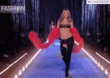 全球最撩超模！一双狐狸媚眼迷倒众生，爆红后却在乡下养鸡？