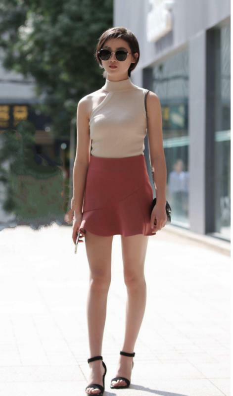 简单的无袖t恤,无袖t恤如何穿出高级感