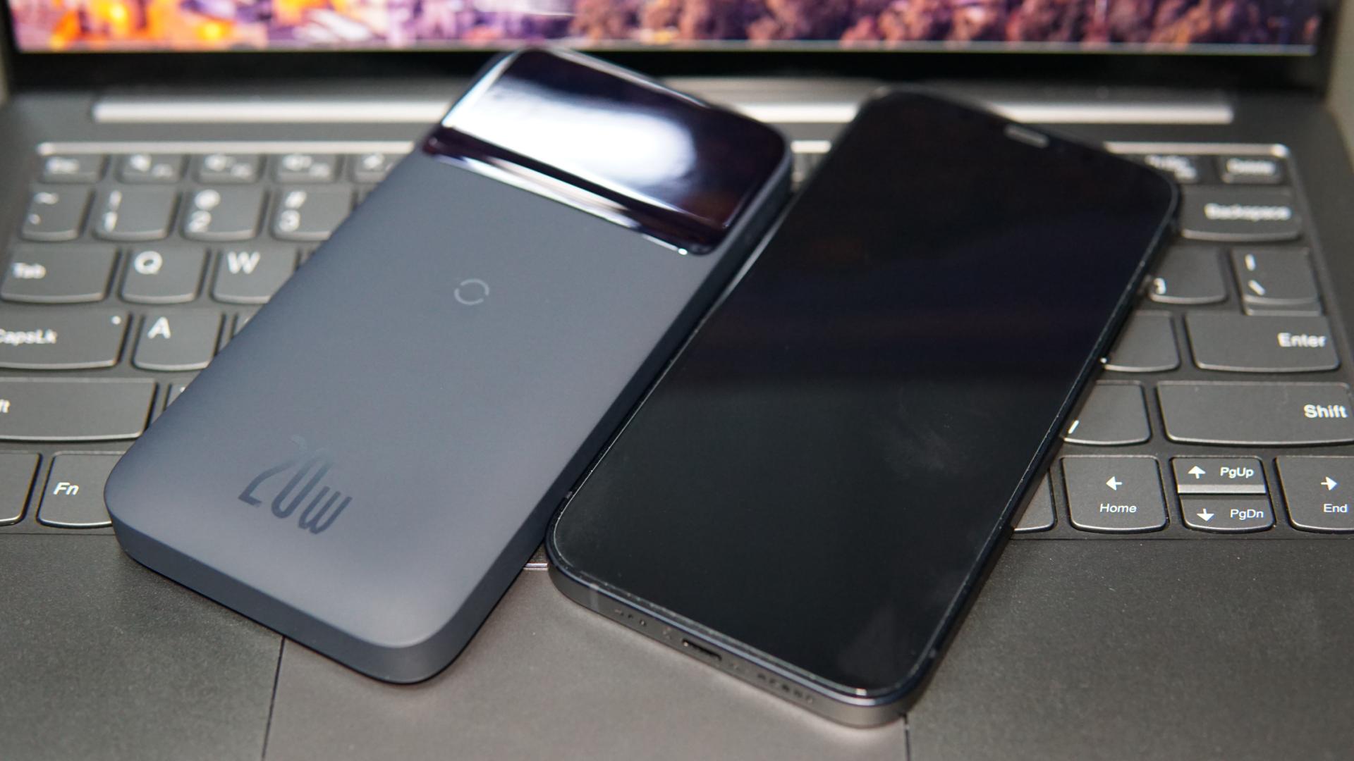 倍思无线磁吸充电宝20w充苹果13,倍思iphone12