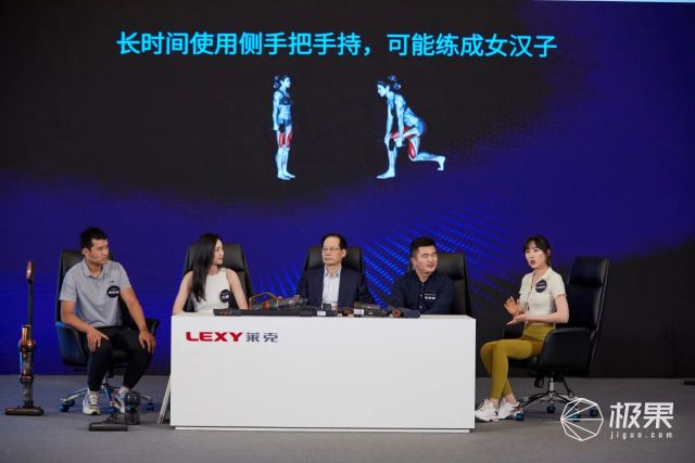 手持吸尘器做家务视频,轻便小巧大吸力吸尘器