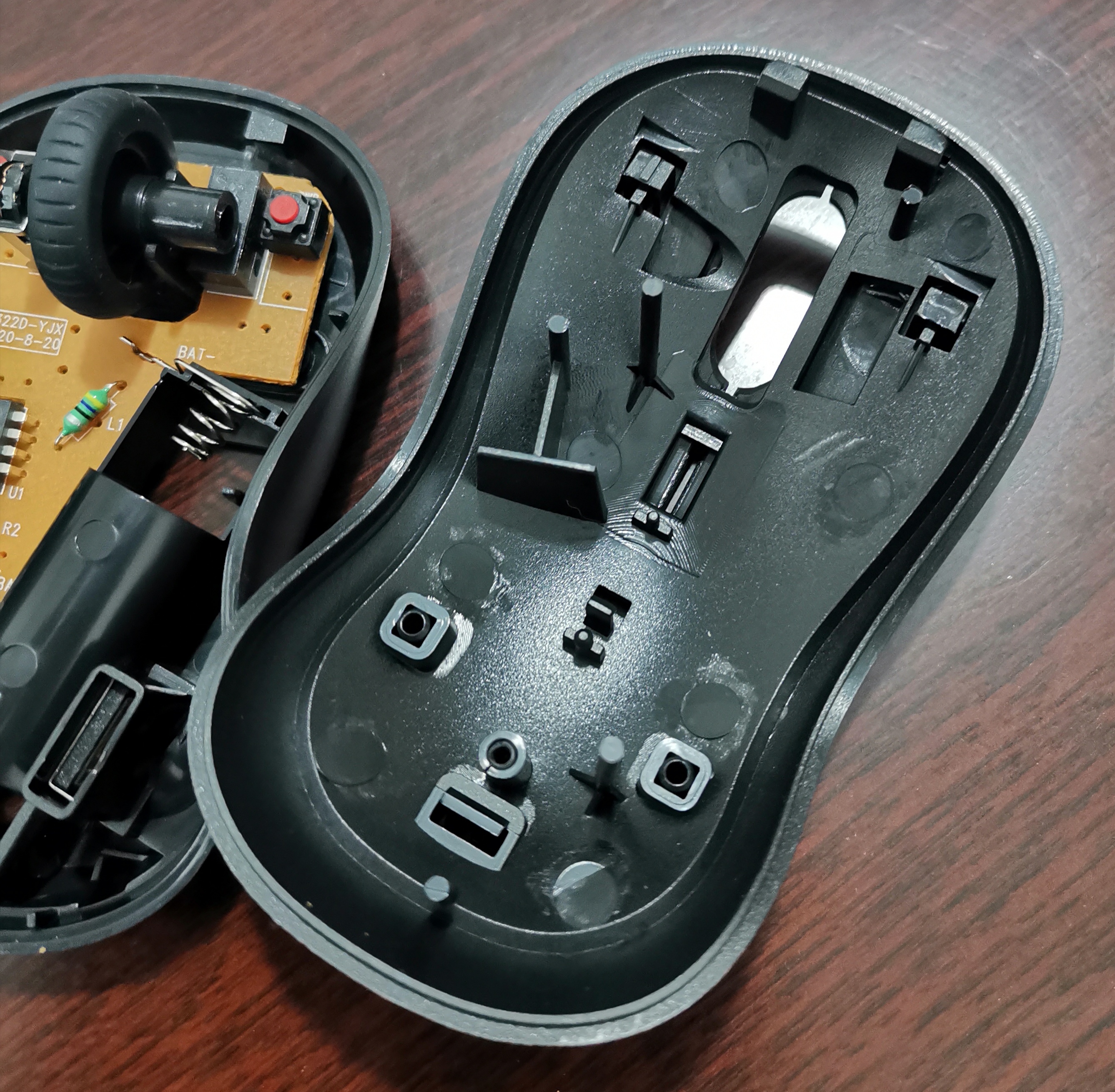 拼多多买罗技m221,拼多多有人卖杂牌机如何举报