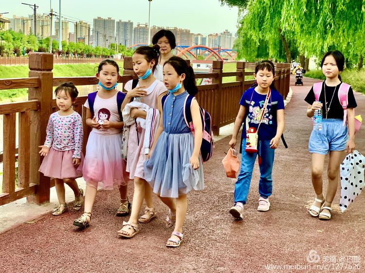 金色童年8张图片,金色的童年相片