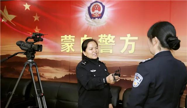 明月装饰了窗谁装饰了你的梦,明月装饰了别人的梦