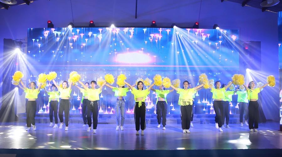 酷玩酷学艺术研学夏令营,酷学酷玩夏令营