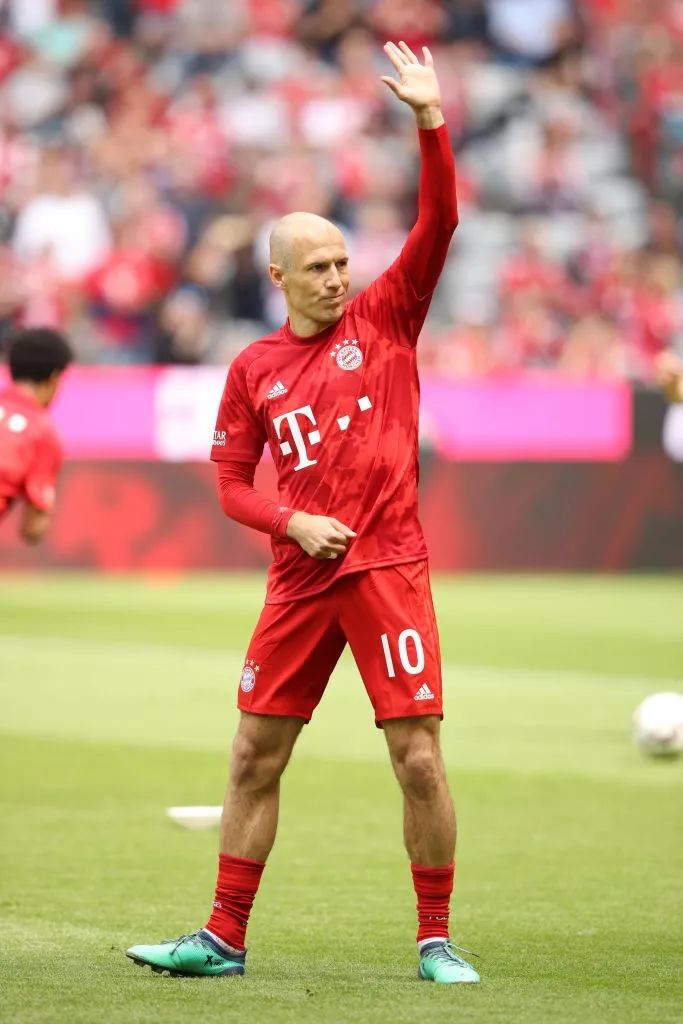 十年仁生铸传奇，小飞侠终老拜仁