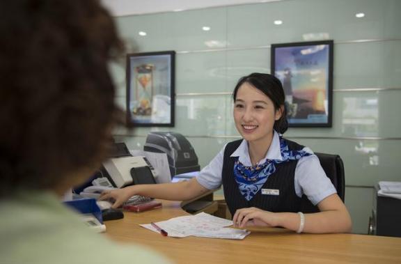 银行工作好还是军队文职好,银行工作还是金饭碗吗