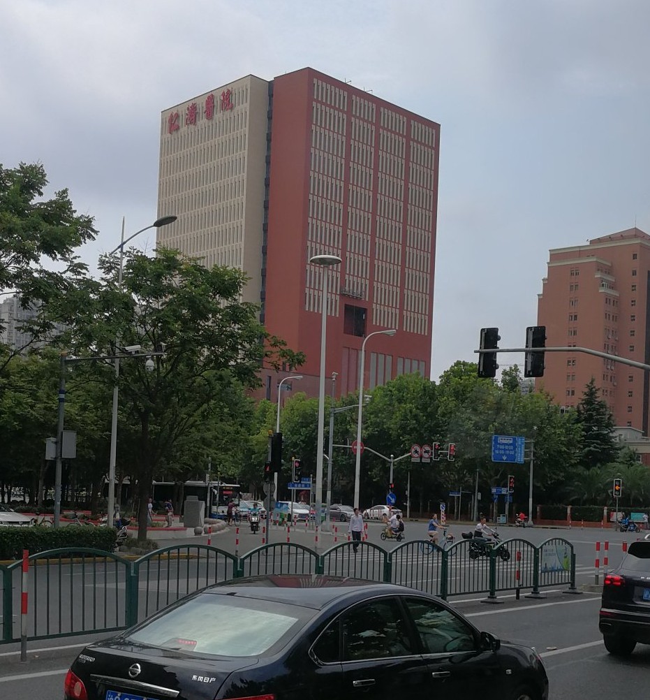 为了生下1个孩子，她在异地他乡被送进了急诊室