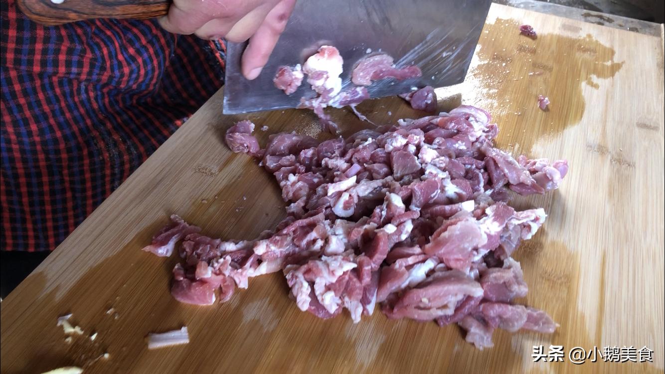 猪肉别炒着吃教你秘制猪肉丸子,猪肉直接煮拌着吃怎么做好吃