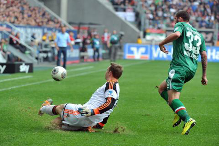 足球队友之间的配合怎么练,和队友怎么配合