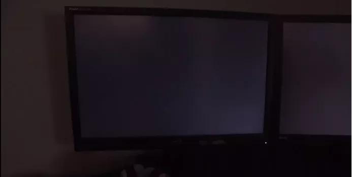 这届年轻人都在刷的屏，被TCL悄悄干到了世界第一