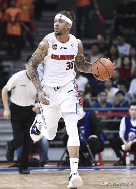 比斯利女友拉尔萨,比斯利女友蒙塔娜