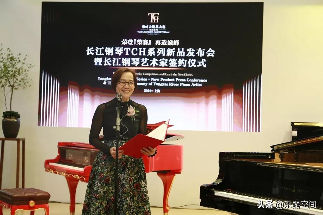 钢琴家安天旭签约长江钢琴艺术家,安天旭弹钢琴大赛