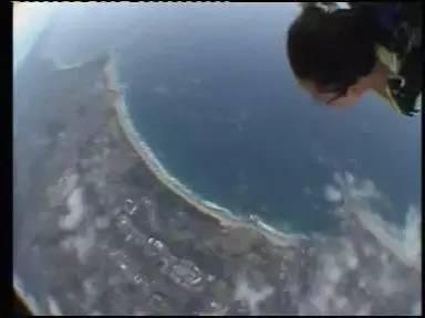 她，17岁离开学校成为英语培训老师，刚刚估值45亿美元