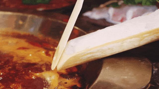 重庆来的集市火锅，就在郫都区蜀都万达！！吃相因去喽