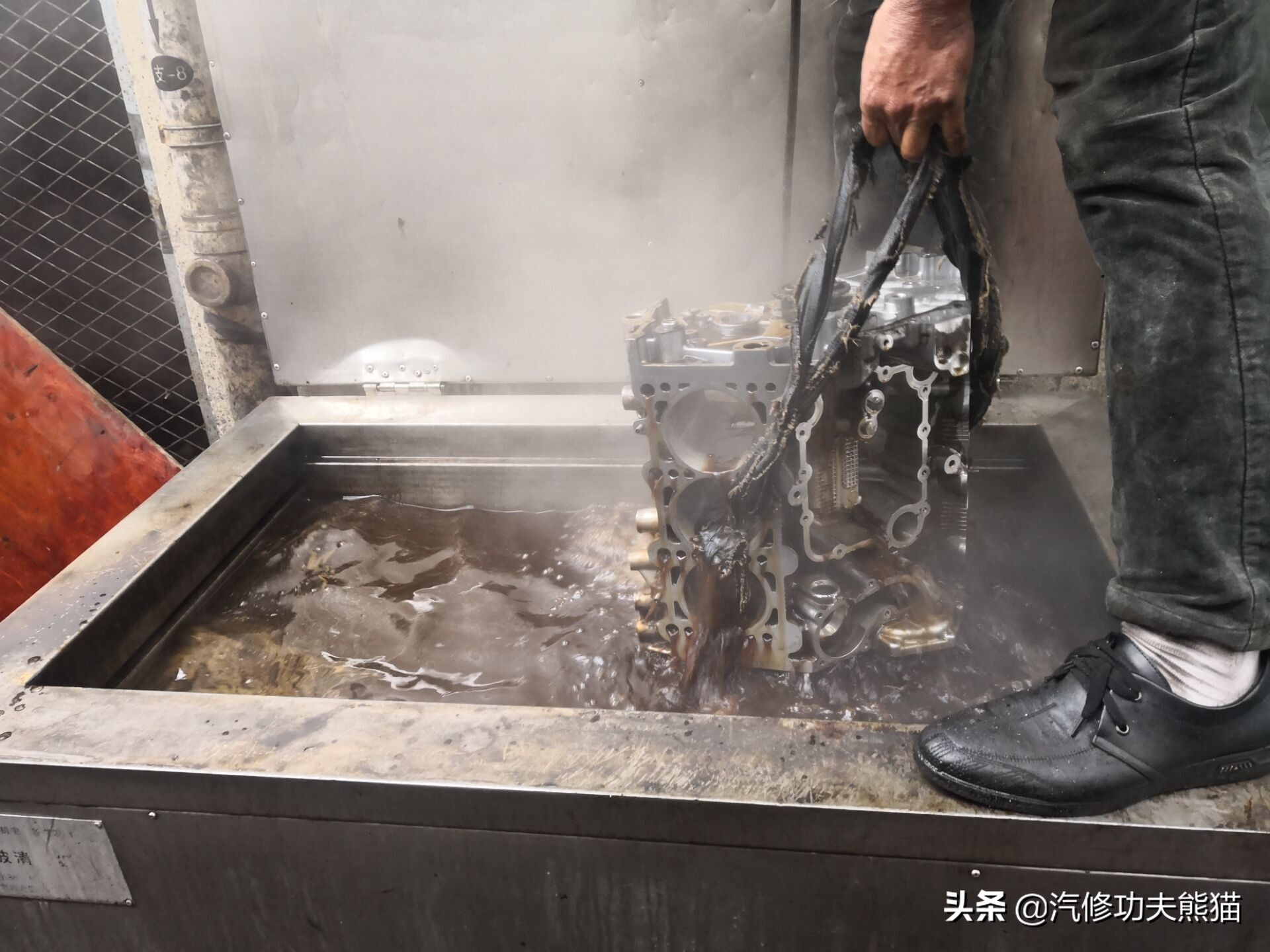 2020款保时捷卡宴s烧机油吗,保时捷卡宴免拆治理烧机油靠谱吗