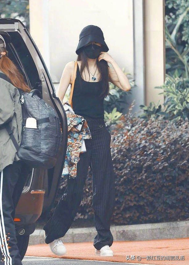 这款最贵只卖一千多块的手机，凭什么成为杨幂的“心头好”？