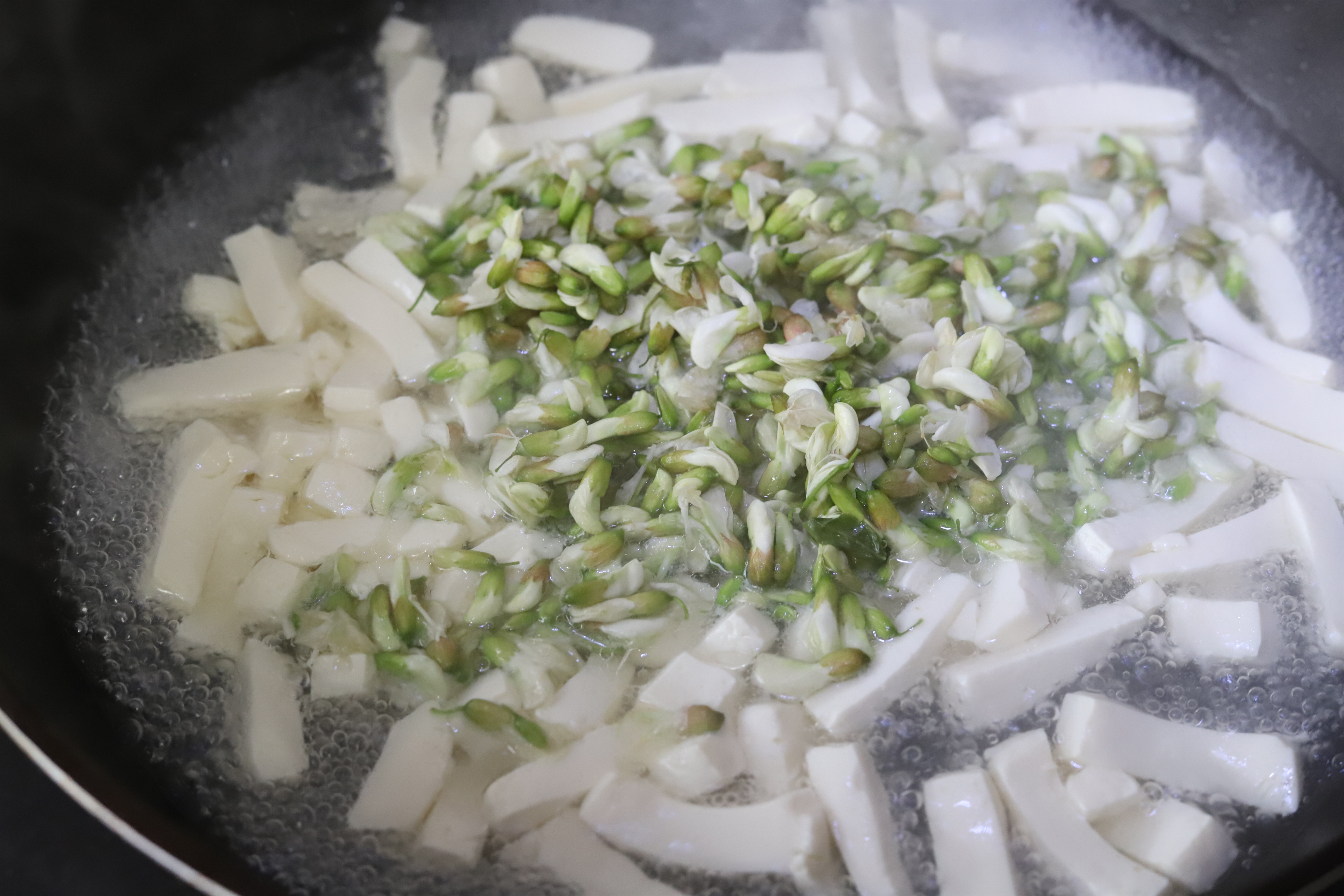 四五月的槐花正香吗,五月的槐花特别香