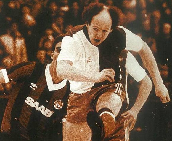 足球界的金毛狮王,中国足坛金毛狮王