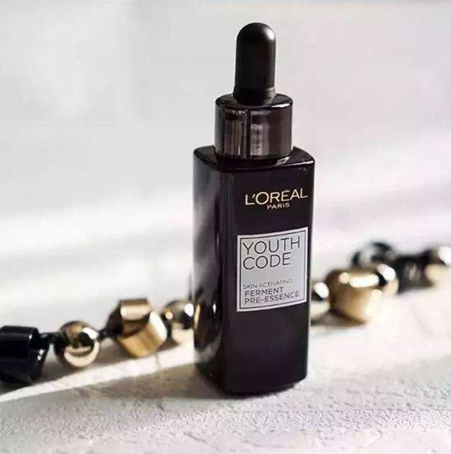 收缩毛孔改善暗沉粗糙的大牌精华,精华推荐美白抗皱缩小毛孔