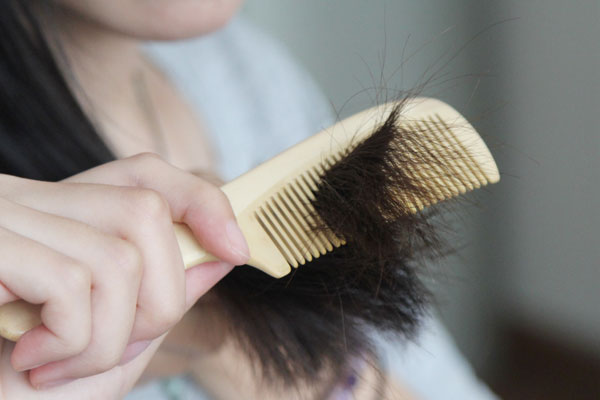 梳头讲养生,每天养生梳头该怎么梳