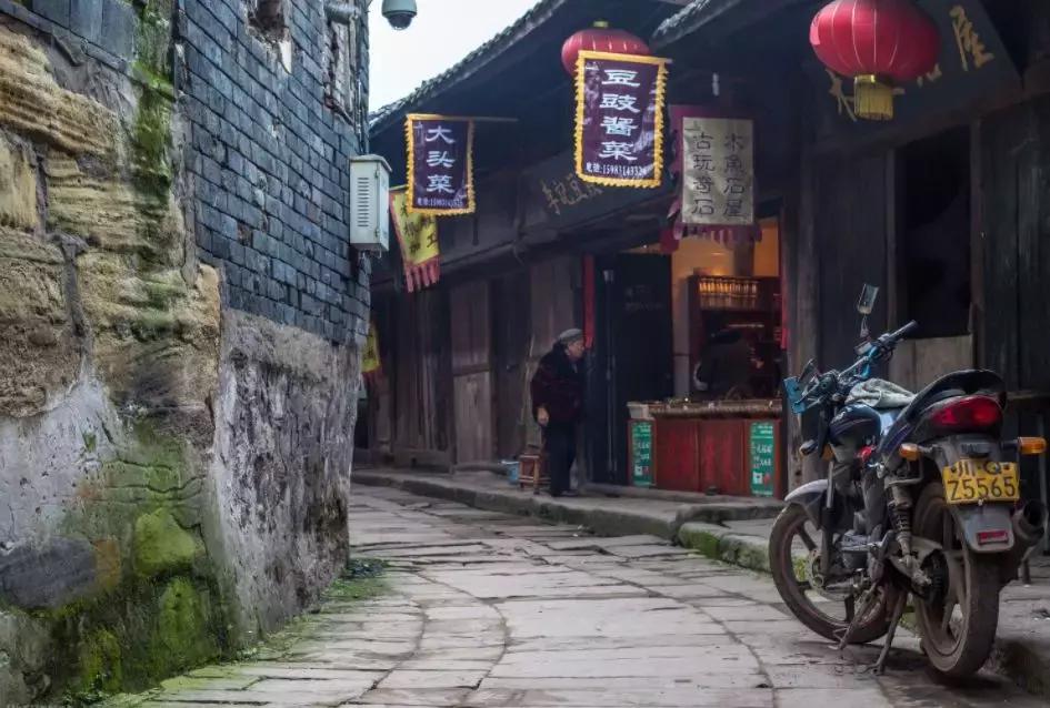 成都到大理房车旅行,成都至云南房车7天旅游攻略