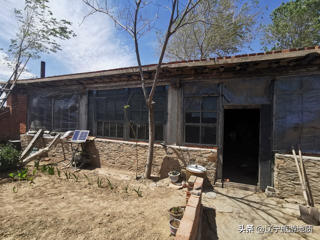 锦州96岁老人独居荒村，靠发电机生活，至今耳不聋，眼不花