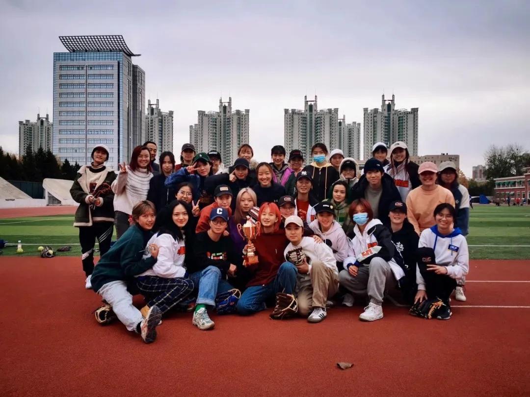 冠军！中传人燃动赛场～,ง•̀_•́ง