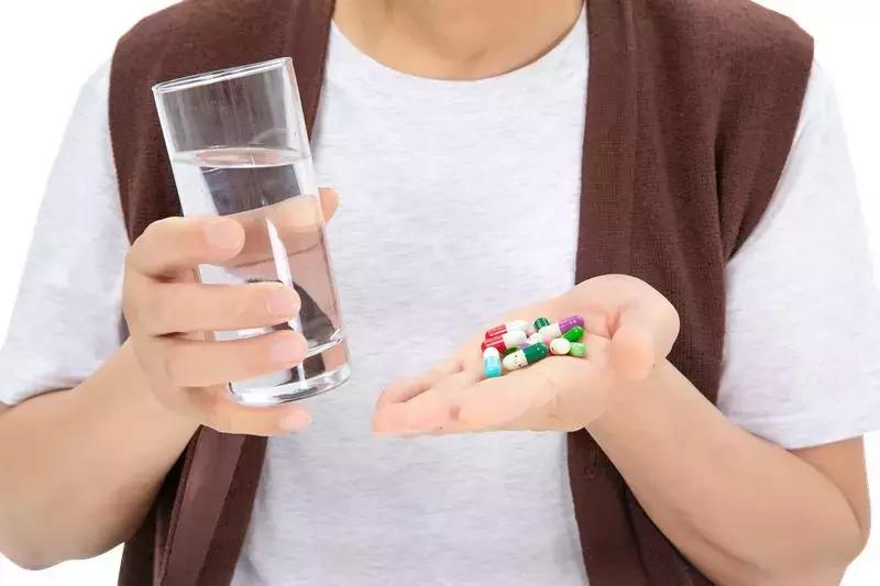 感冒吃阿莫西林好得快吗,感冒用药要认清别再吃阿莫西林