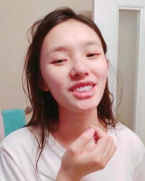 有一种整容叫明星卸妆,整容后素颜化妆对比