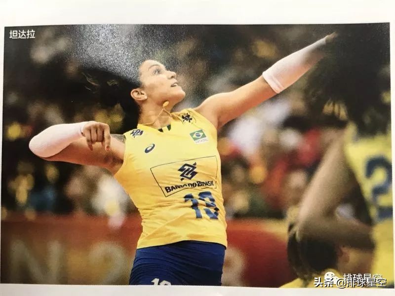 胡进扣球,胡进打排球