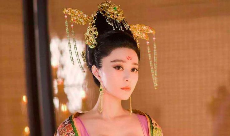 皇帝可以留宿妃子寝宫吗,皇帝出宫宫女们怎么服侍