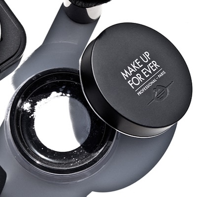 给大家推荐一个超级好用的散粉,选择一款最好用的散粉