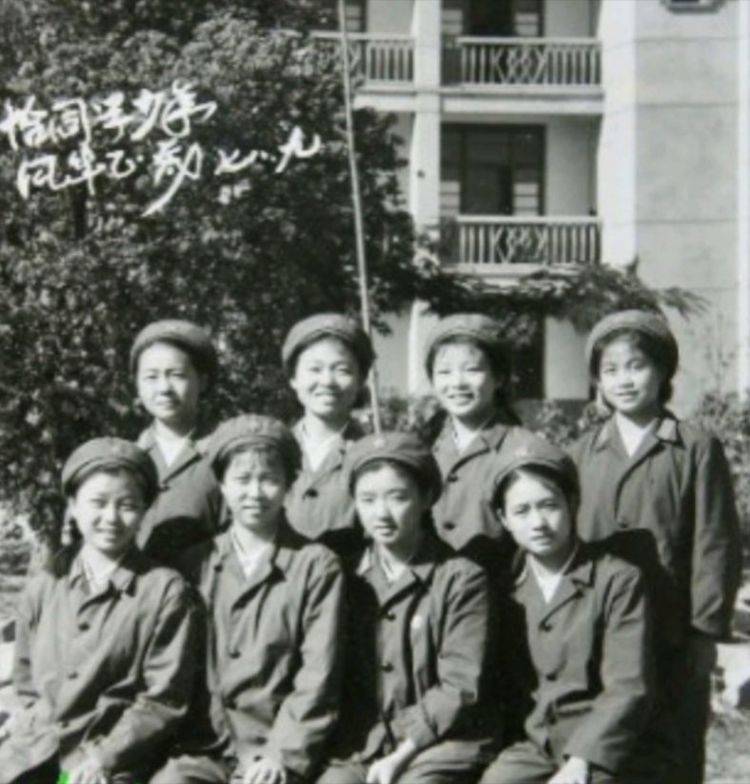 岁月不老我们不散全文,岁月不老我们不散什么意思