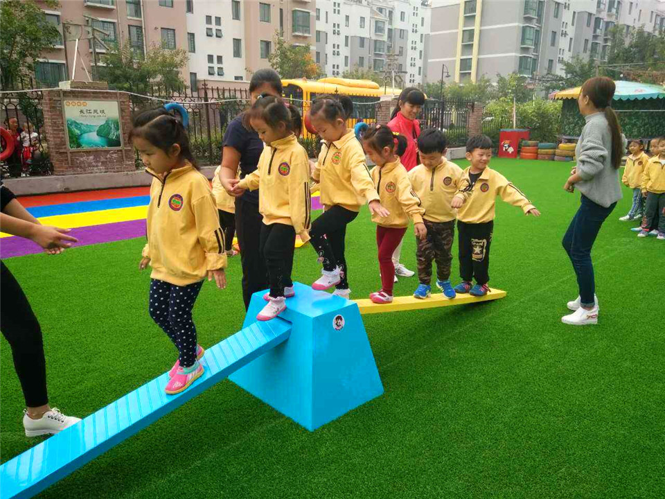 孩子缺乏“团队精神”？或是“责任分散效应”在搞鬼，父母懂吗