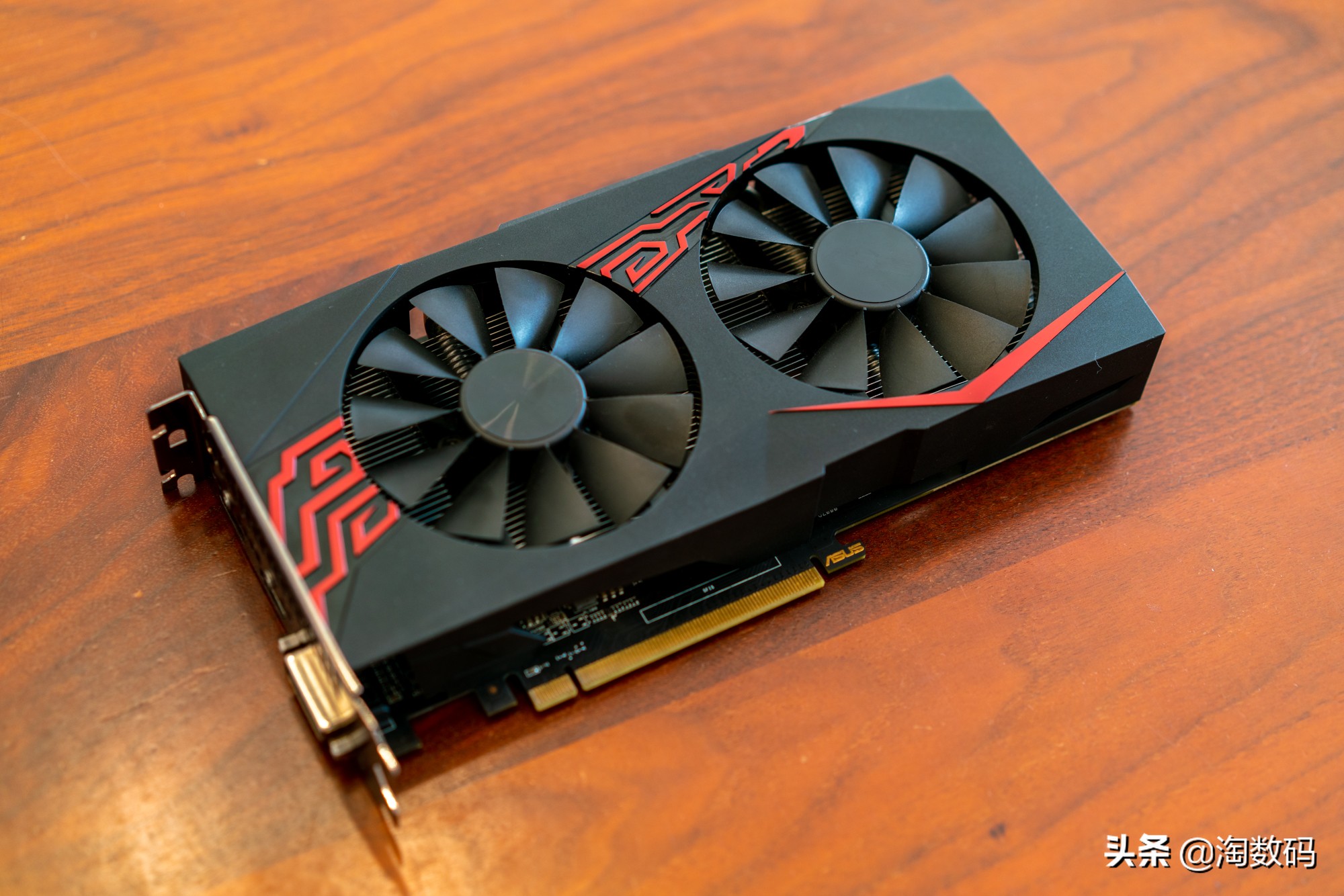 华硕rx580t8g吃鸡表现,华硕rx5808g游戏表现