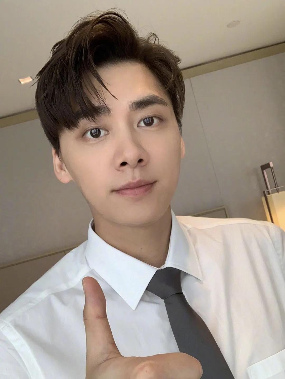 哪个男星演的狐狸精好看,长相最像狐狸精的演员