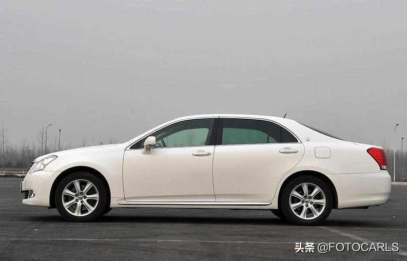 丰田皇冠4.3lv8,丰田皇冠12代4.3v8试驾