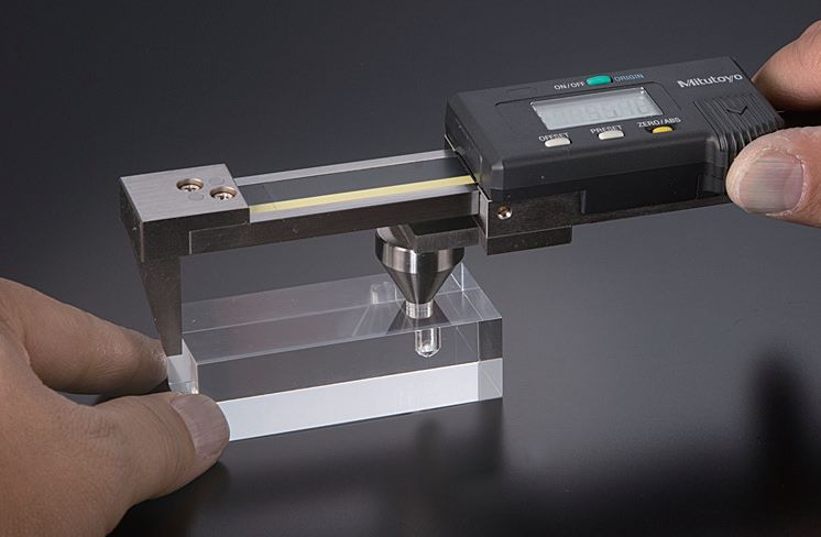 游标千分尺的使用方法视频教程,游标卡尺千分尺正确使用方法